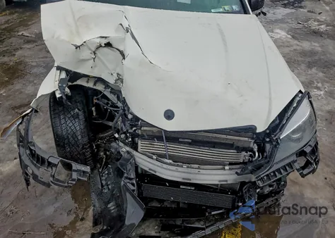 2010 Mercedes-Benz C 63 Amg z USA, uszkodzony, nr VIN WDDGF7HB4AF478406